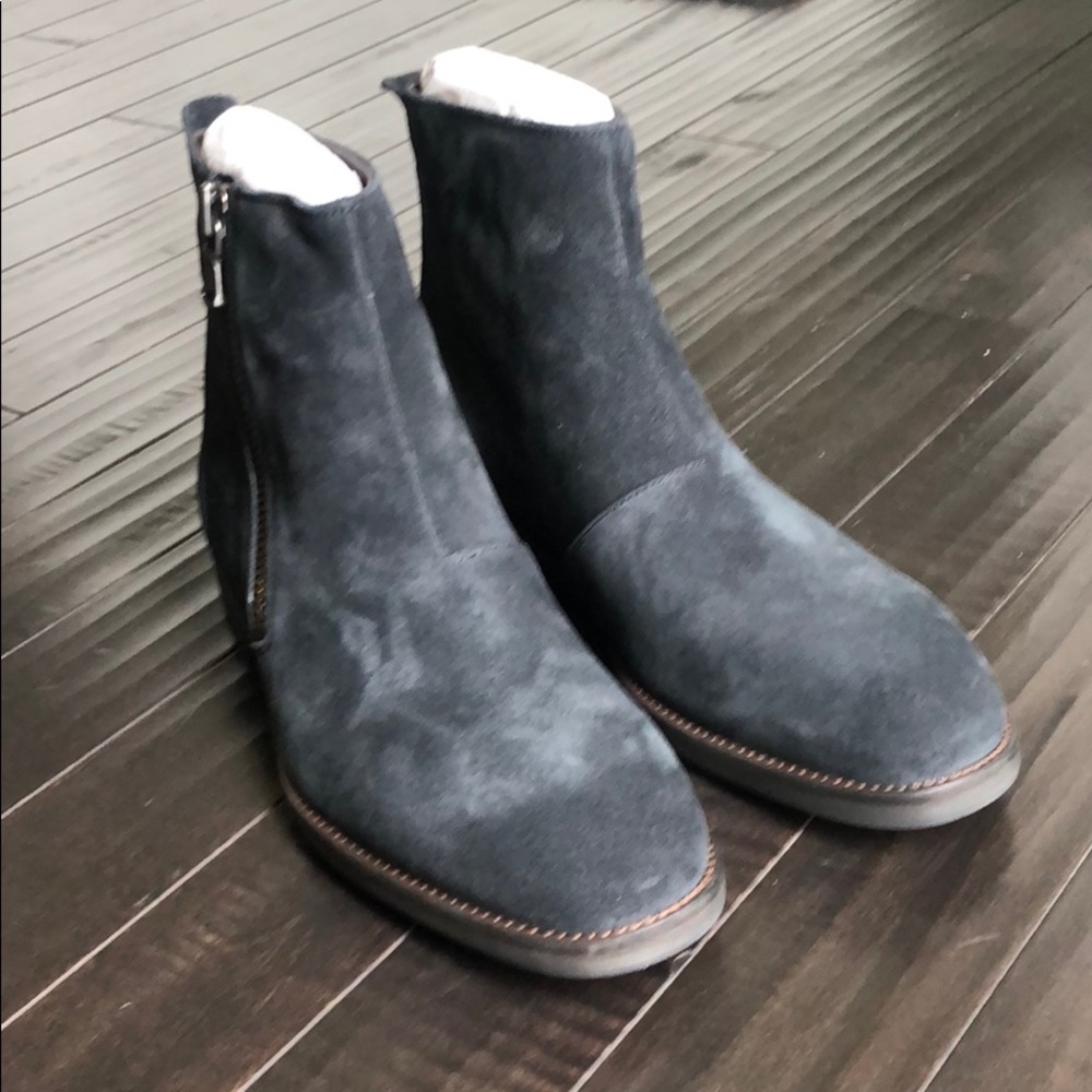 NEW John Varavatos Mens suede boots 9.5 black